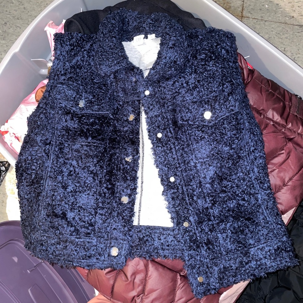 Gap Navy teddy cropped vest